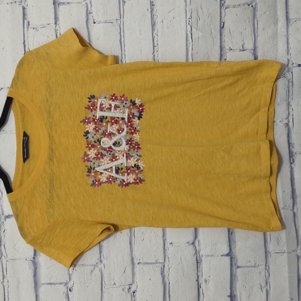 Abercrombie & Fitch Yellow T Shirt Floral Embroidered Letters Women's Size XS